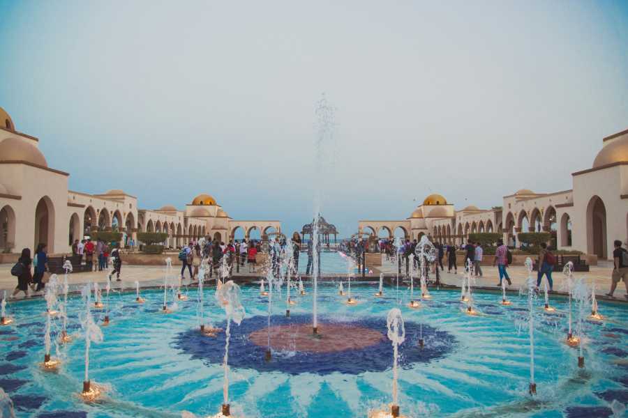 ترانسفير من مطار الغردقة الدولي إلى فندق في مدينة الغردقة