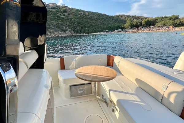 Blue Lagoon Cruise, INVICTUS GT280s Yacht