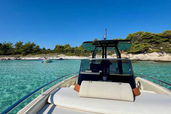 Athos & islands Cruise, INVICTUS GT280s Yacht