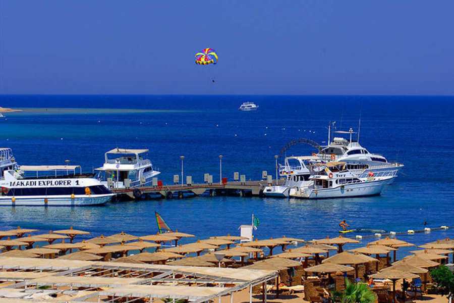 Egypt Tour packages Traslado desde el aeropuerto de Hurghada al hotel en Makadi.