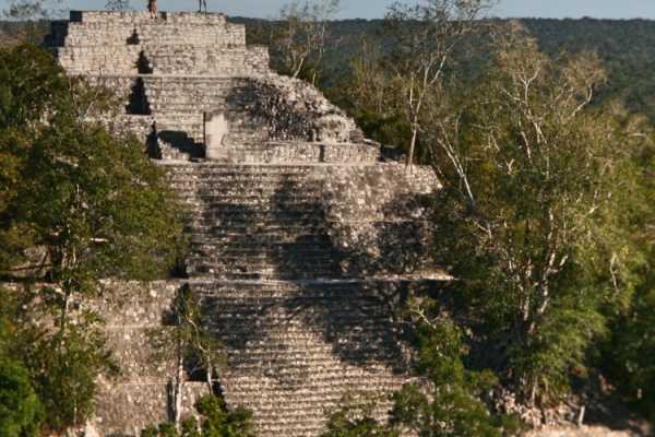Antigua Ciudad Maya de Calakmul desde Bacalar o Chetumal