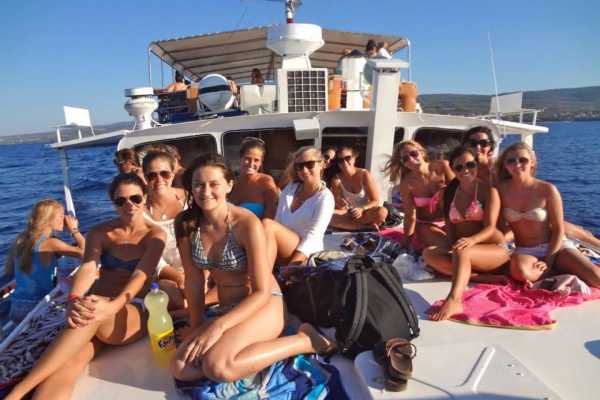 Split Party Boat