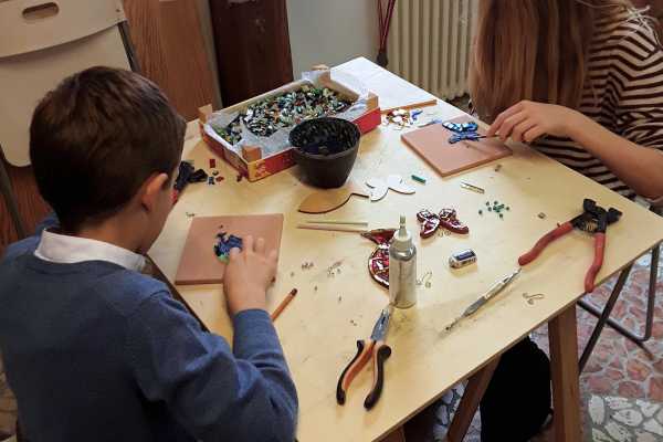 Vivi l&rsquo;esperienza del mosaico &ndash; Visita e laboratorio pratico di mosaico a Ravenna