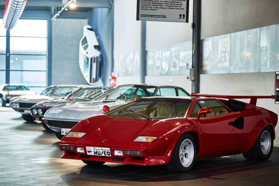Bologna Welcome - eXtraBo Visita guidata al Museo Ferruccio Lamborghini - Speciale Autunno fuori dal Comune