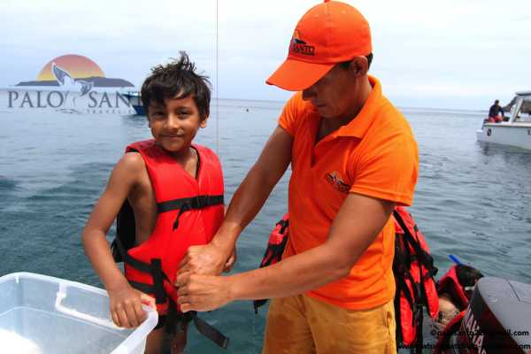 PUERTO LOPEZ| MAGICAL ISLANDS TOUR |SNORKELING | KAYAKING | SUBWING IN TURQUOISE WATERS