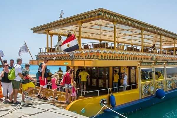 Nefertari Seascope boat trip from Port Ghalib