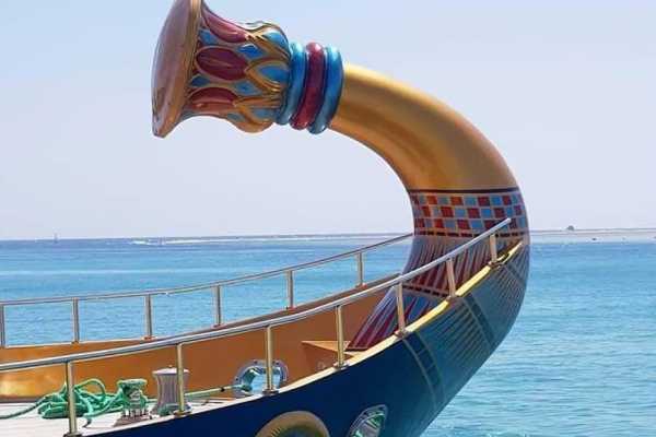 Nefertari Seascope boat trip from Port Ghalib