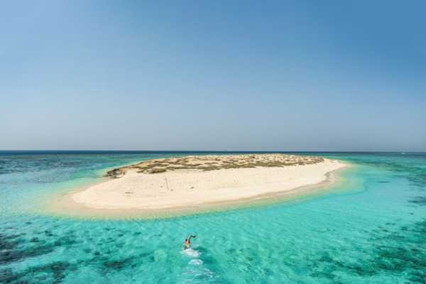 Private boat trip to Hamata island from Port Ghalib