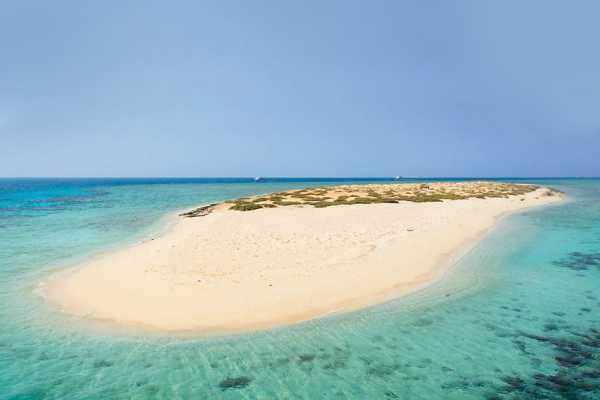Private boat trip to Hamata island from Port Ghalib