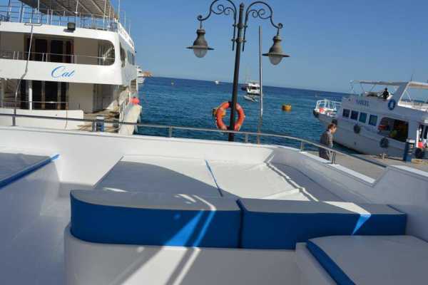 Private boat trip to Hamata island from Port Ghalib