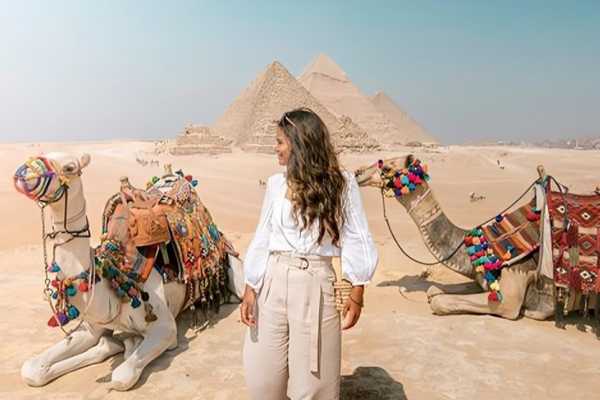 2 DAY TOUR PACKAGE TO GIZA PYRAMIDS AND OLD CAIRO