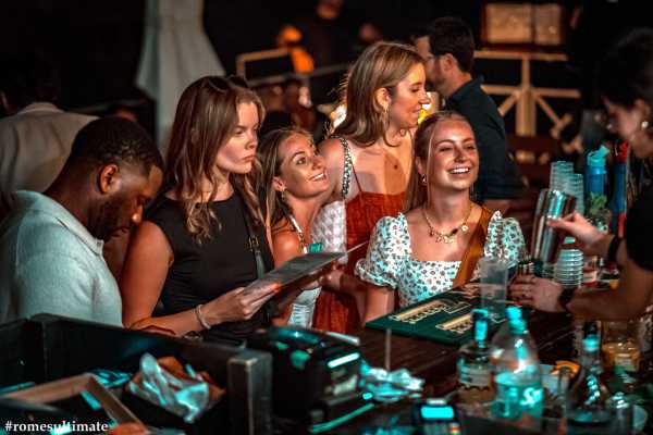 Pub Crawl with Party Bus and VIP out door clubbing!!