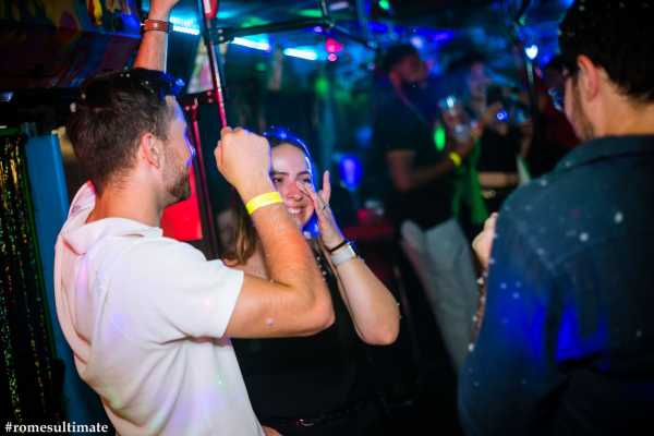 Pub Crawl with Party Bus and VIP out door clubbing!!