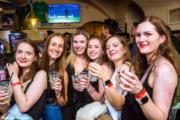 Pub Crawl with Party Bus and VIP out door clubbing!!