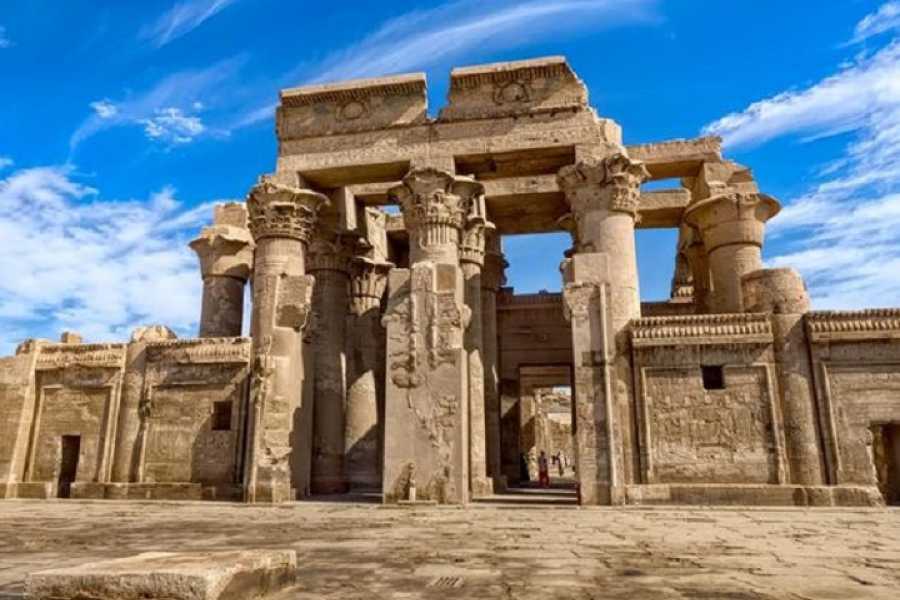 Tours to Egypt 4 DAYS NILE CRUISE FROM ASWAN TO LUXOR ON M.S ESPLANADE NILE CRUISE