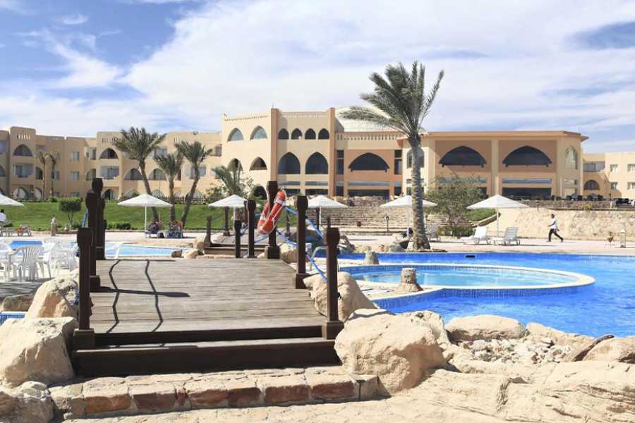 Egypt Tour packages Traslado privado desde el aeropuerto de Marsa Alam a Three Corners Equinox Beach Resort