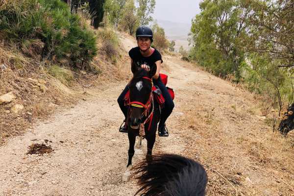 Passeggiata a cavallo da Sciacca a Caltabellotta e brunch con un pastore siciliano