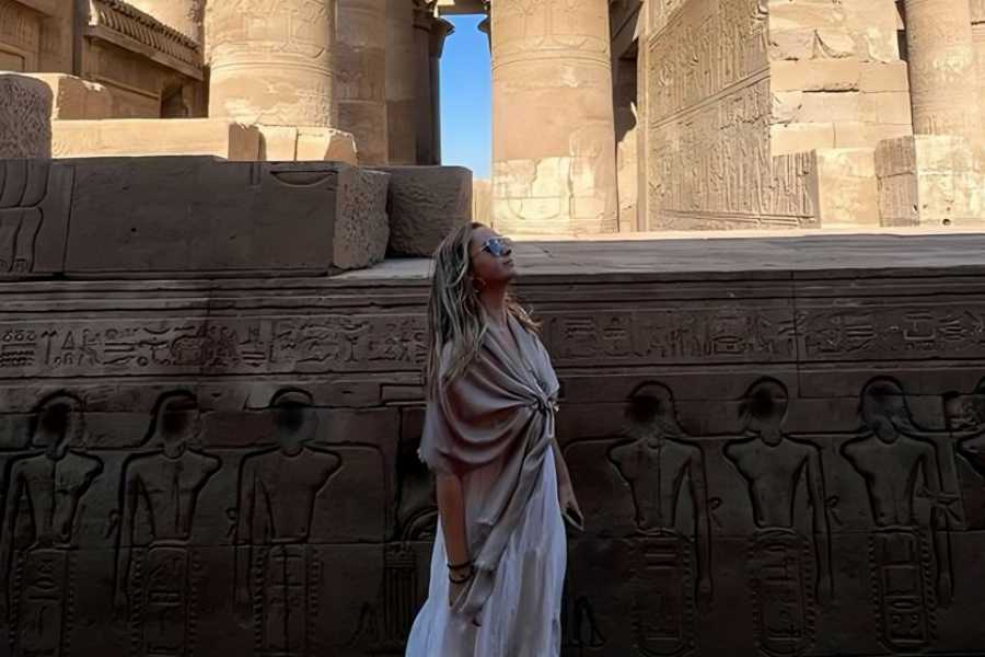Tours to Egypt 3 DAYS TRIP TO ABU SIMBLE AND LUXOR FROM CAIRO