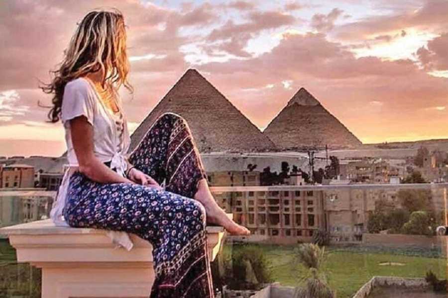 Tours to Egypt TRIP TO GIZA PYRAMIDS AND THE EGYPTIAN MUSEUM