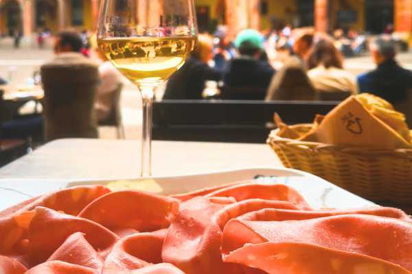Bologna wine experience by night