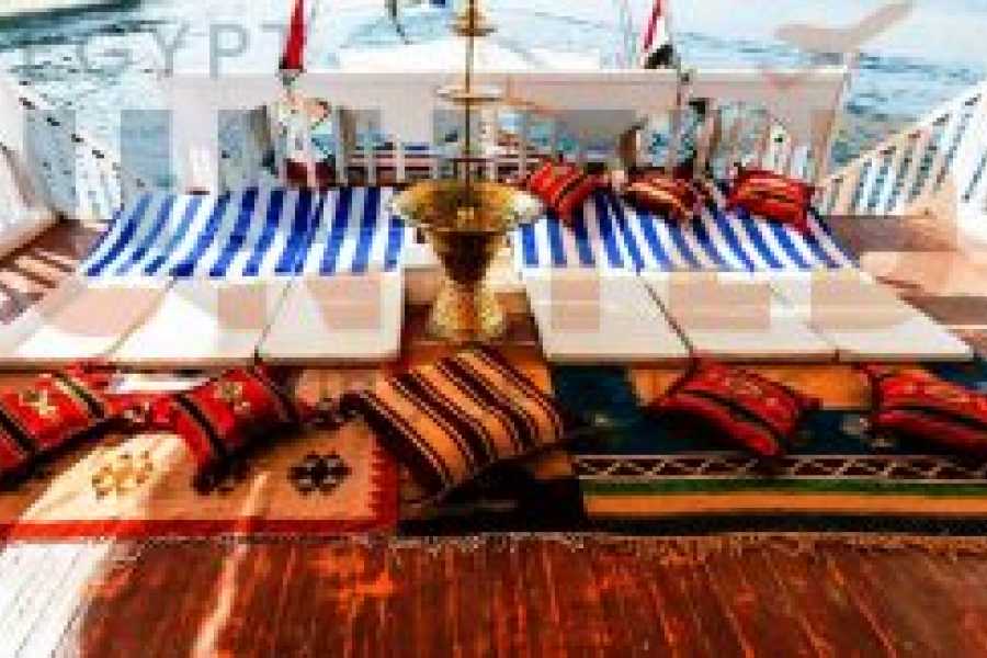 Tours to Egypt 5 Days Amoura Dahabiya Nile Cruise