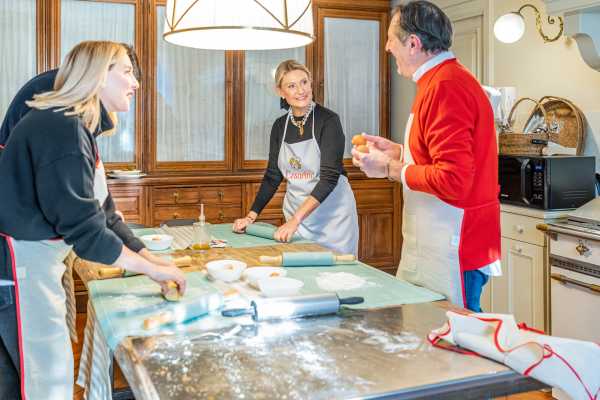 Cooking class tradizionale in centro a Bologna