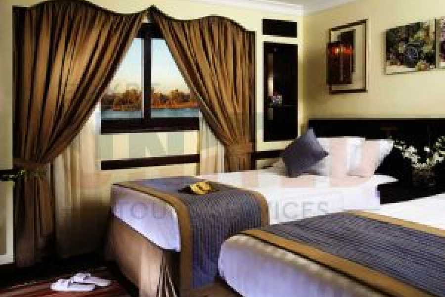 Tours to Egypt 8 Days Amoura Dahabiya Nile Cruise