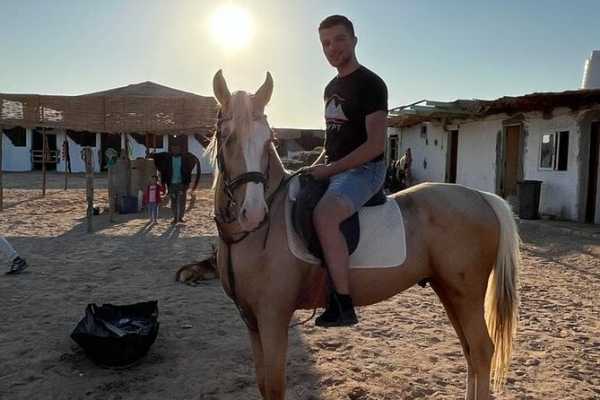 Horse riding in Hurghada 2 hours by the desert & the sea