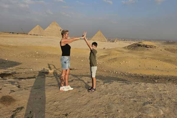 Excursie to giza pyramids,sakkara and Dahshour