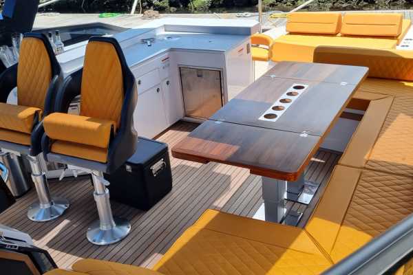 36ft Speedboat to Flamengo, Botafogo and Mureta da Urca