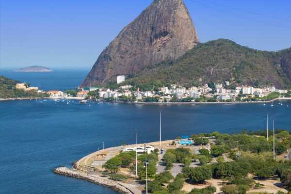 36ft Speedboat to Flamengo, Botafogo and Mureta da Urca and Vermelha Beach