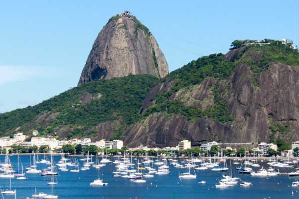 36ft Speedboat to Flamengo, Botafogo and Mureta da Urca and Vermelha Beach