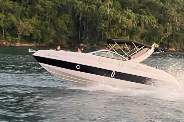 30ft Speedboat to Vermelha Beach and Urca