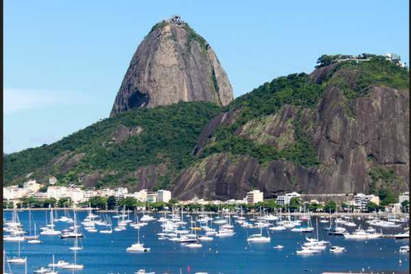 30ft Speedboat to Vermelha Beach and Urca