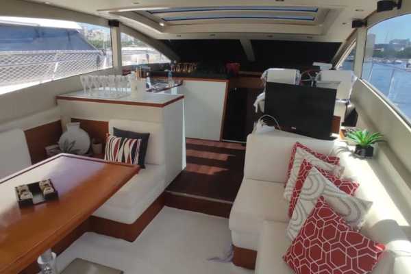 72ft Segue Yacht to Mureta da Urca and Vermelha Beach