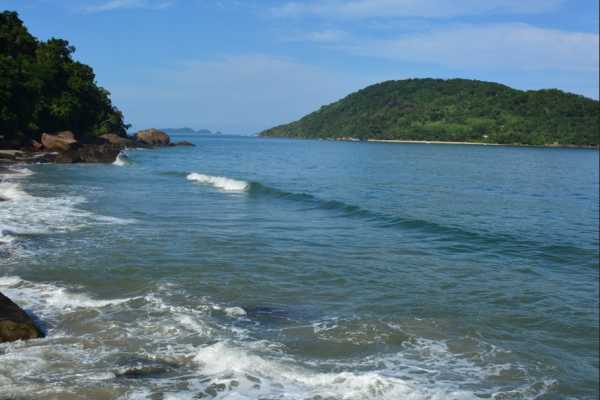 72ft Segue Yacht to Itaipu Beach