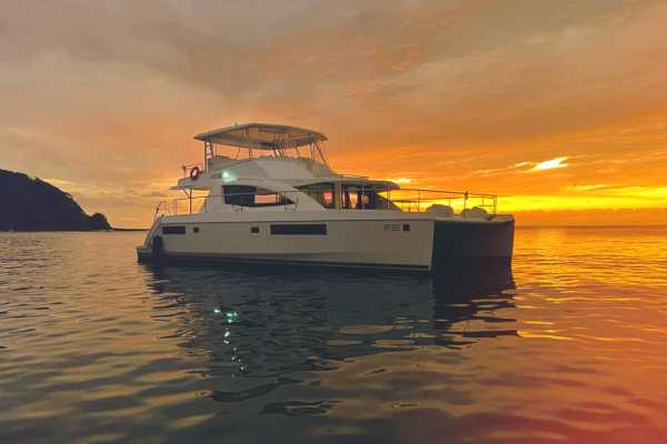 Royal Quest Private Yacht Tour