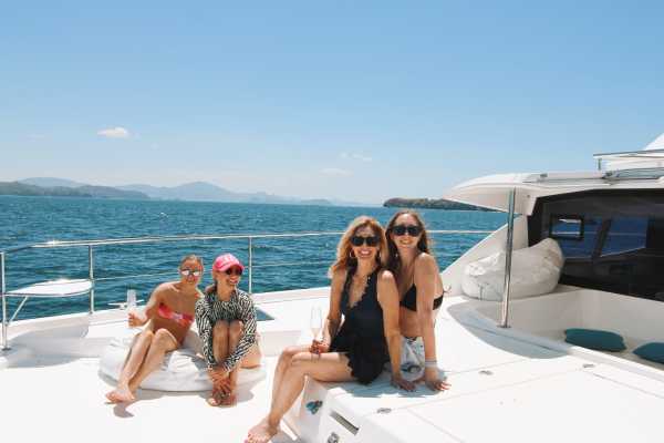 Royal Quest Private Yacht Tour
