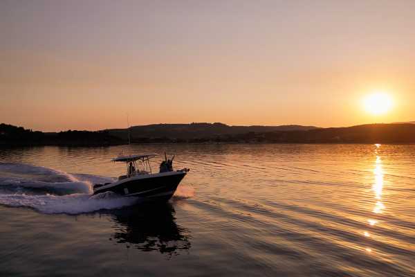 Sunset Cruise, Dileon