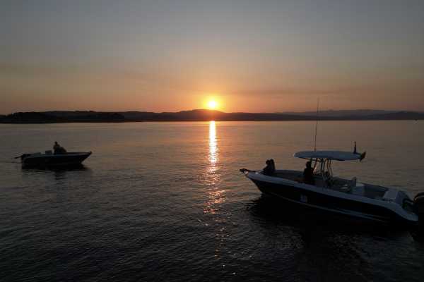 Sunset Cruise, Dileon