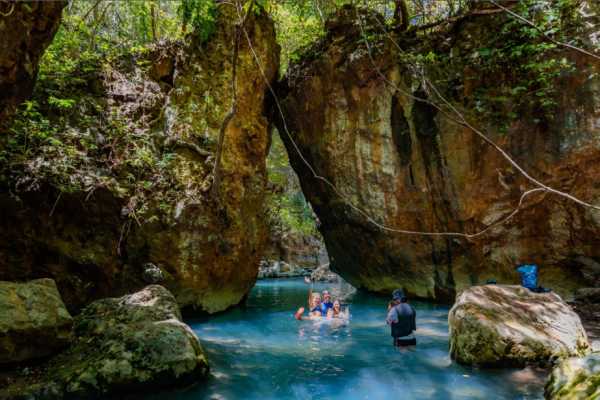 La Leona Waterfall Tour