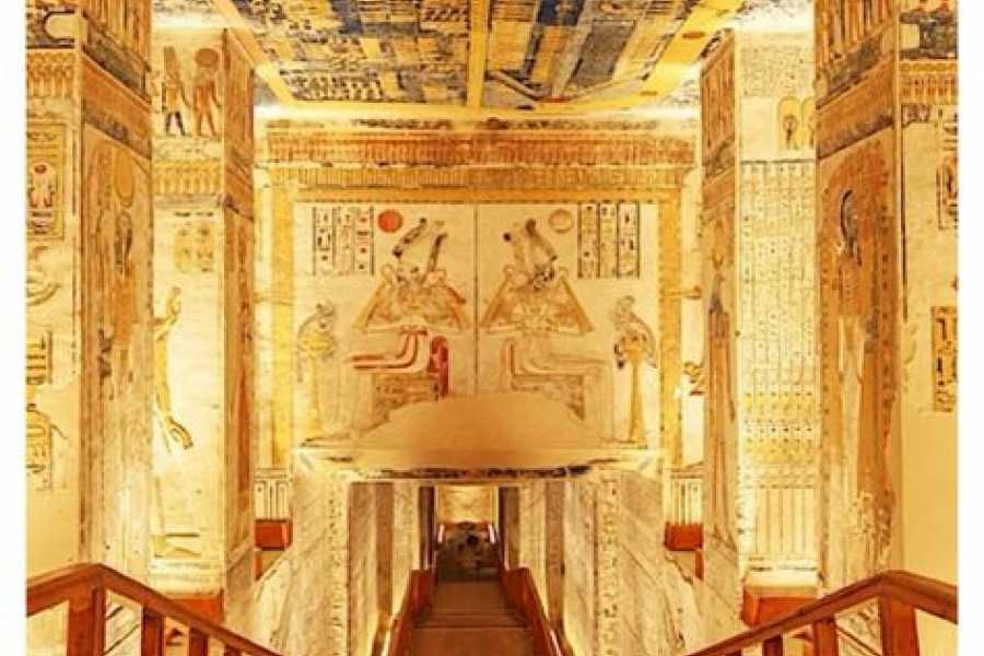Bastet Travel Egypt Pyramids Tour from Cairo Airport