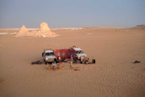 Budget White Desert Camping tour deluxe tours