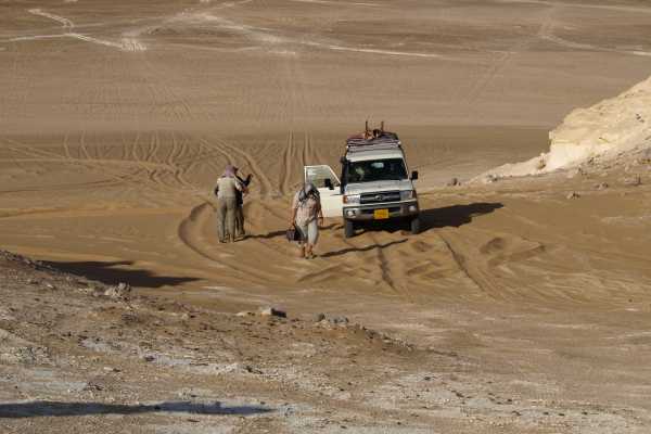 Budget White Desert Camping tour deluxe tours