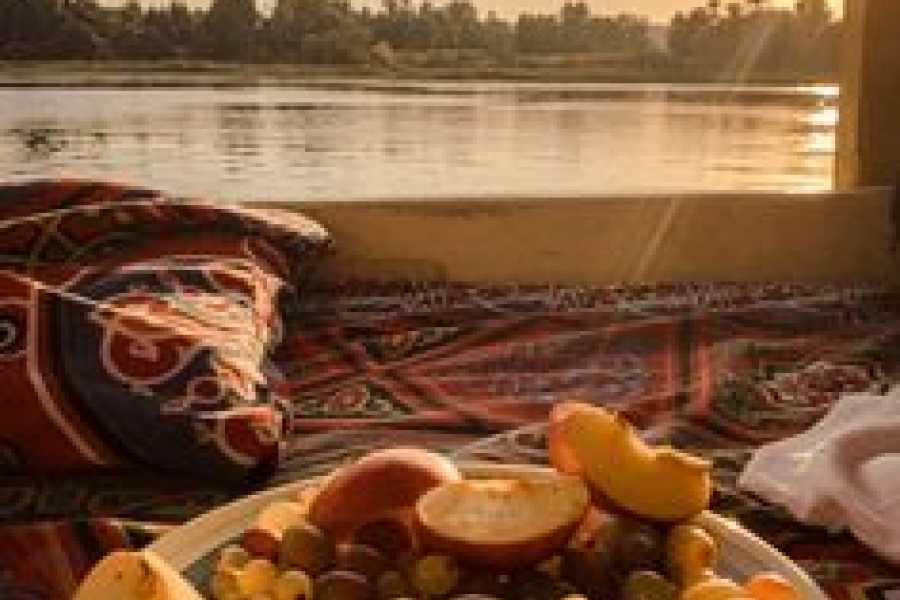 Bastet Travel Egypt Nile Pharaoh Dinner Cruise