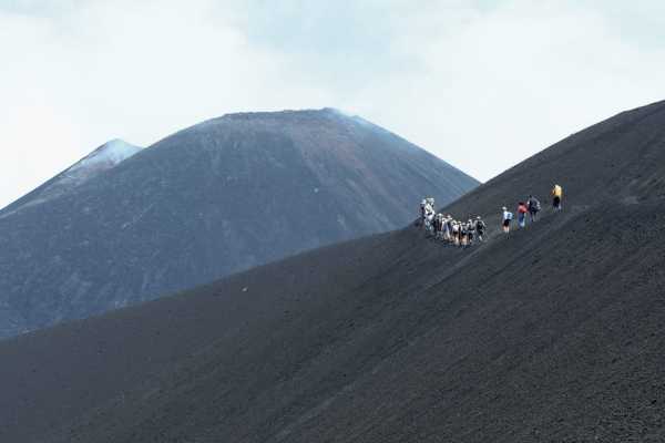 Monte Etna: tour ai crateri sommitali con wine tasting