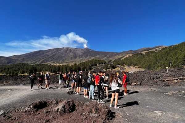 Monte Etna: tour ai crateri sommitali con wine tasting