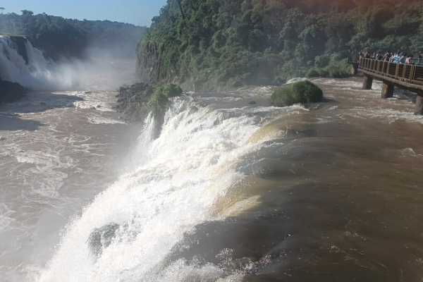 IGUA&Ccedil;U FALLS PARK + MACUCO SAFARI BOAT RIDE - BRAZILIAN SIDE