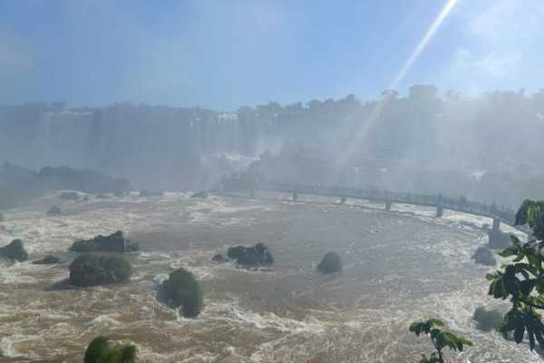 IGUA&Ccedil;U FALLS PARK + MACUCO SAFARI BOAT RIDE - BRAZILIAN SIDE