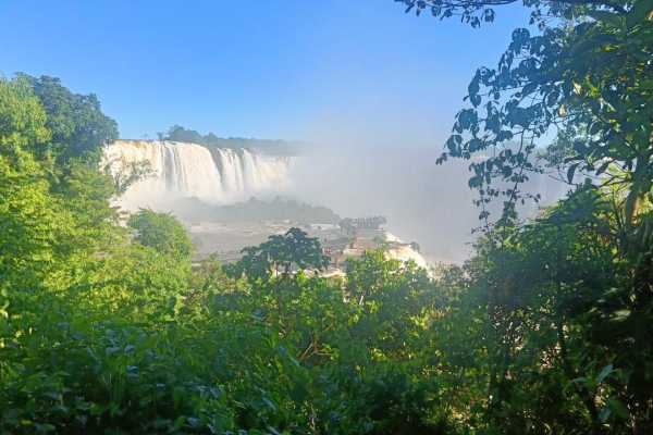 IGUA&Ccedil;U FALLS PARK + MACUCO SAFARI BOAT RIDE - BRAZILIAN SIDE
